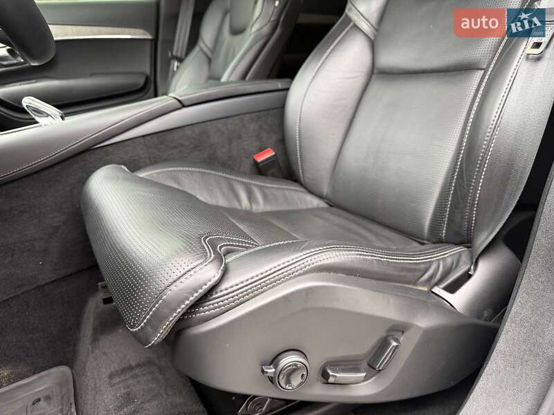 Внедорожник / Кроссовер Volvo XC90 2021 в Днепре