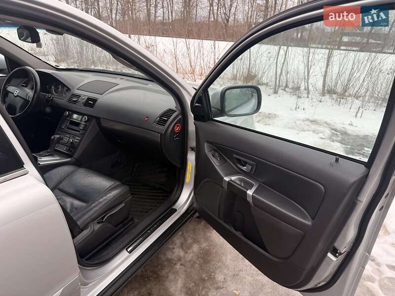 Внедорожник / Кроссовер Volvo XC90 2007 в Дубечно