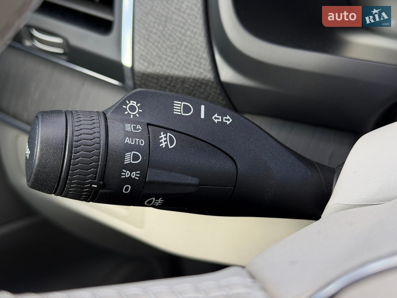 Внедорожник / Кроссовер Volvo XC90 2019 в Киеве