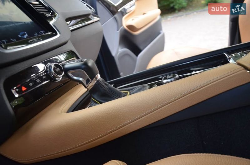 Внедорожник / Кроссовер Volvo XC90 2018 в Стрые