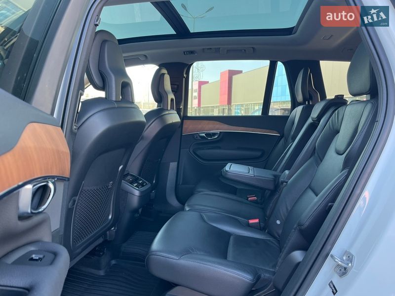 Внедорожник / Кроссовер Volvo XC90 2021 в Киеве
