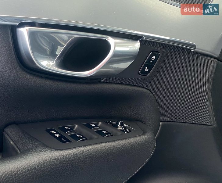 Внедорожник / Кроссовер Volvo XC90 2017 в Львове