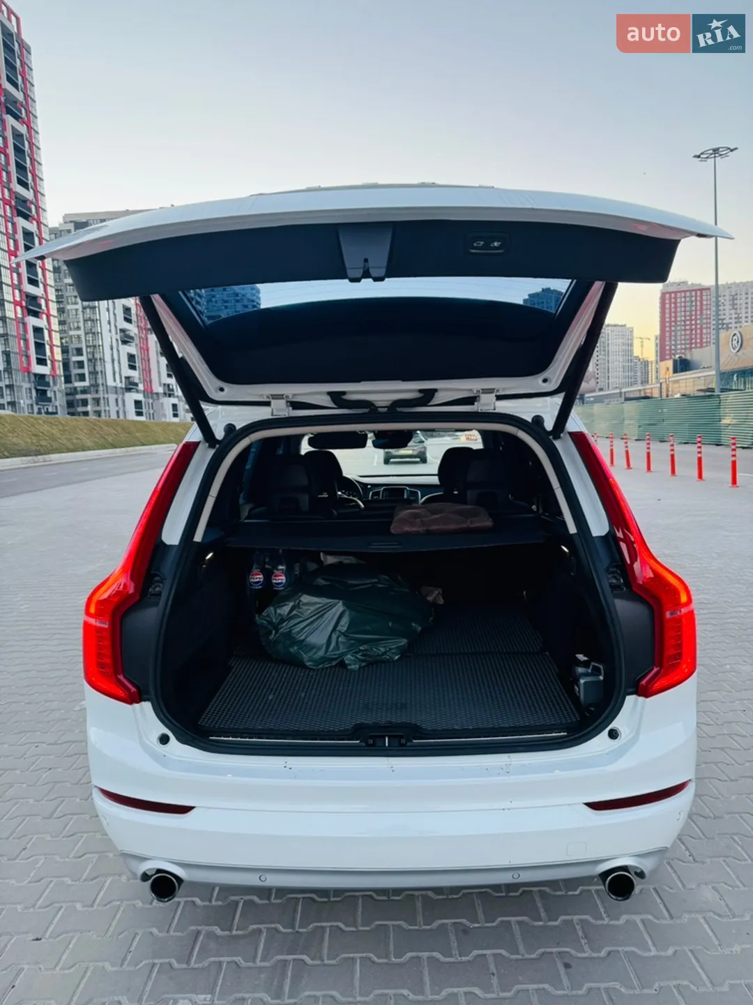 2017 Volvo XC90 - мініатюра 6
