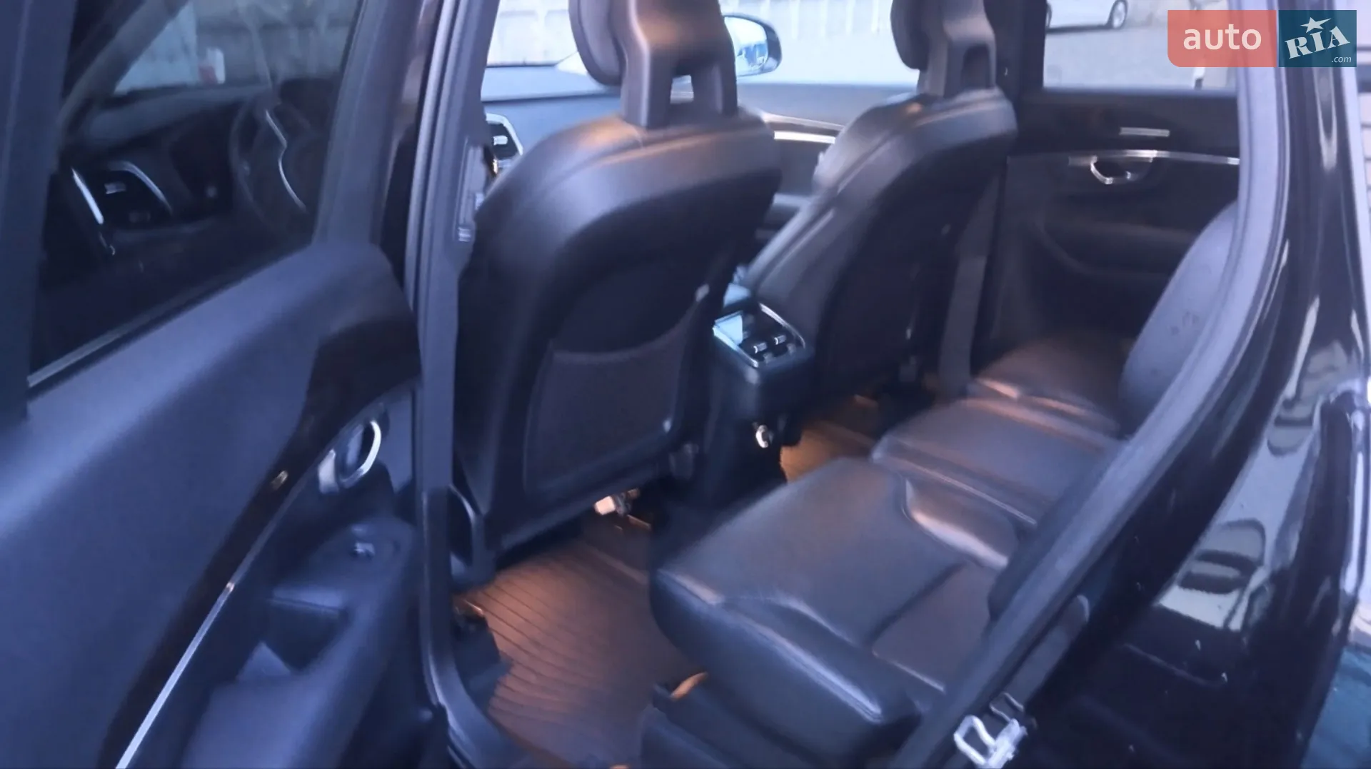 2017 Volvo XC90 - мініатюра 11