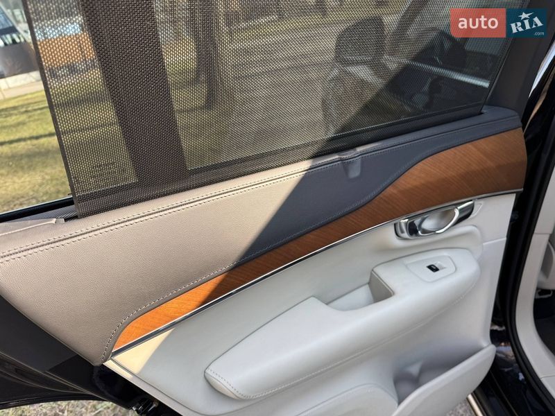 Внедорожник / Кроссовер Volvo XC90 2015 в Шостке