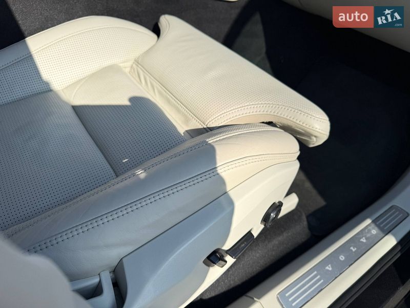 Внедорожник / Кроссовер Volvo XC90 2015 в Шостке