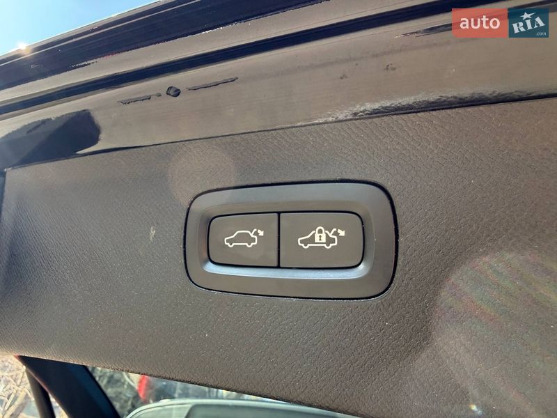 Внедорожник / Кроссовер Volvo XC90 2015 в Шостке