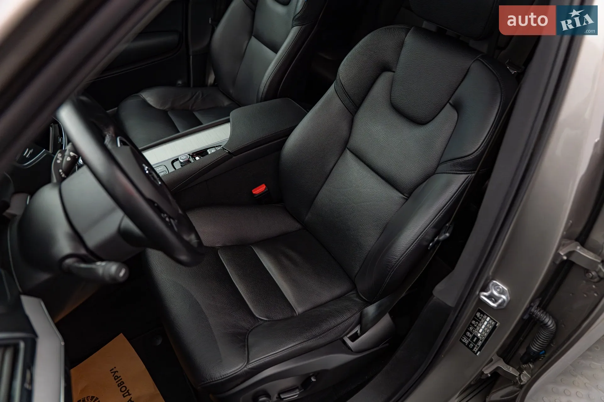 2021 Volvo XC90 - мініатюра 9