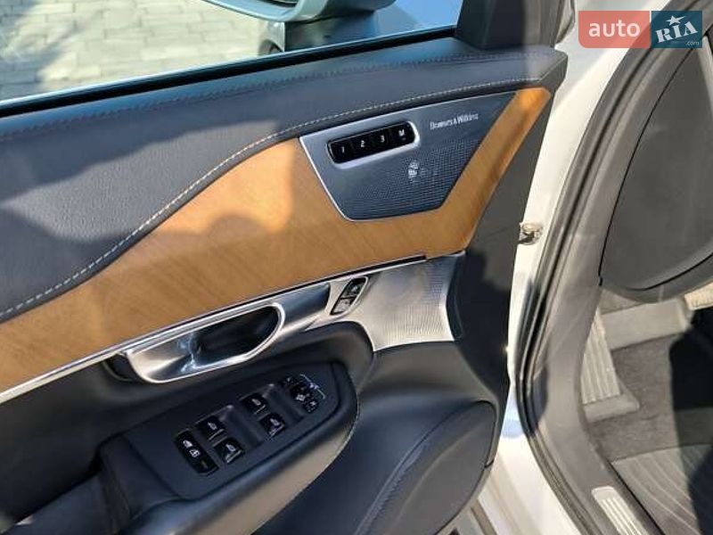 Внедорожник / Кроссовер Volvo XC90 2017 в Луцке