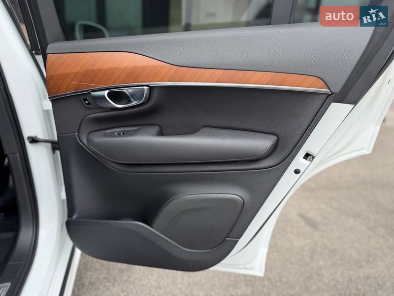 Внедорожник / Кроссовер Volvo XC90 2020 в Киеве фото 35 Внедорожник / Кроссовер Volvo XC90 2020 в Киеве