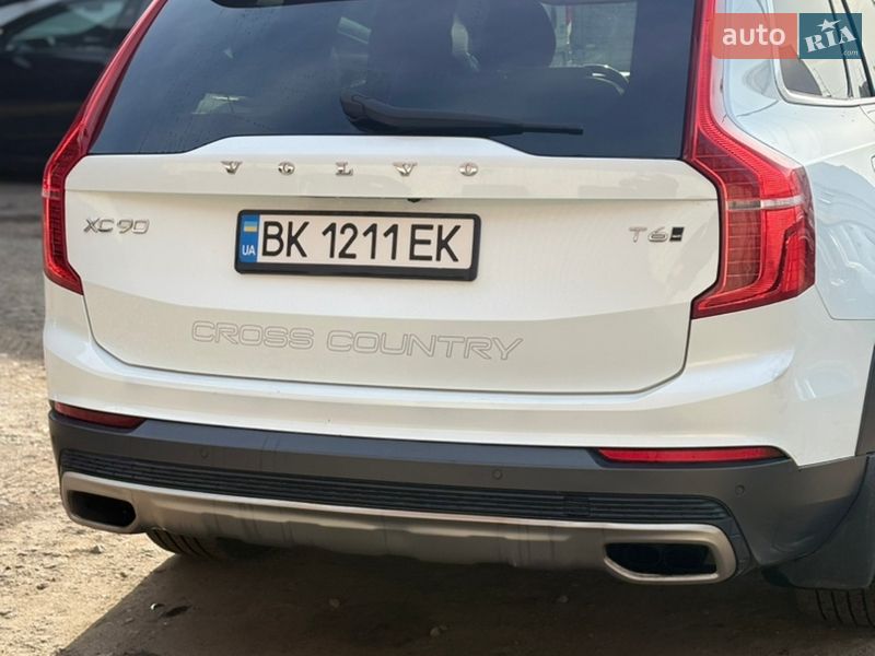 Позашляховик / Кросовер Volvo XC90 2015 в Рівному