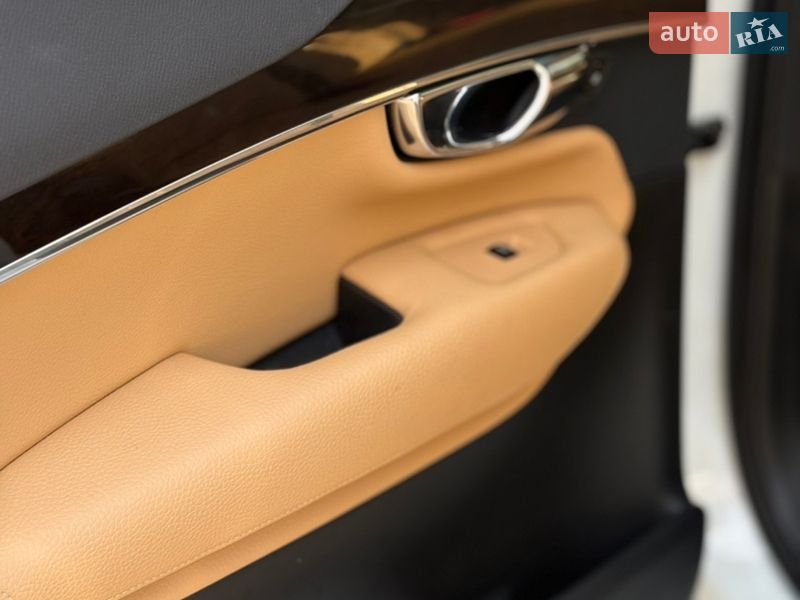 Позашляховик / Кросовер Volvo XC90 2015 в Рівному