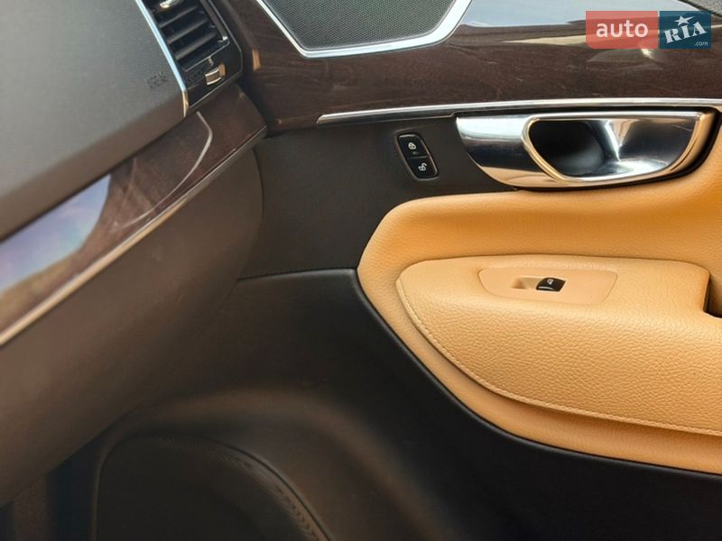 Позашляховик / Кросовер Volvo XC90 2015 в Рівному