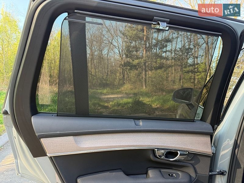 Внедорожник / Кроссовер Volvo XC90 2025 в Киеве
