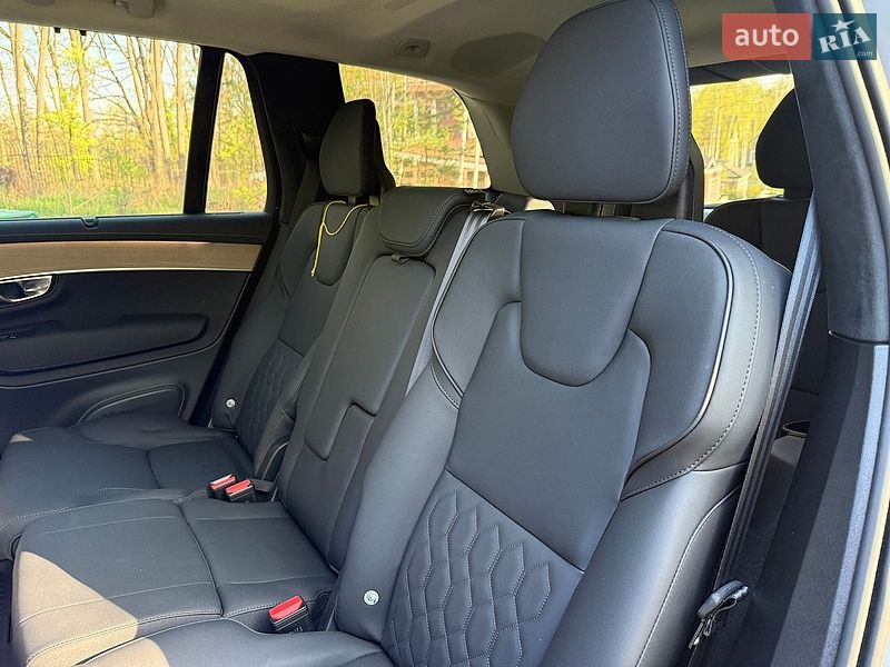 Внедорожник / Кроссовер Volvo XC90 2025 в Киеве