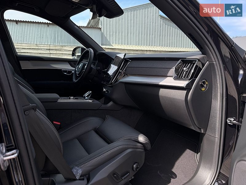 Внедорожник / Кроссовер Volvo XC90 2026 в Киеве