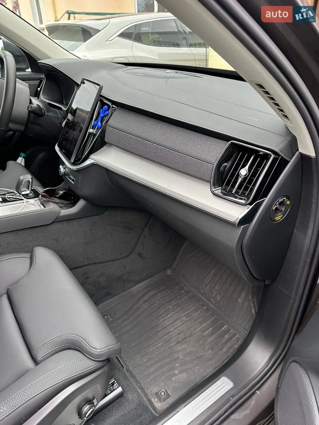 2025 Volvo XC90 - мініатюра 12