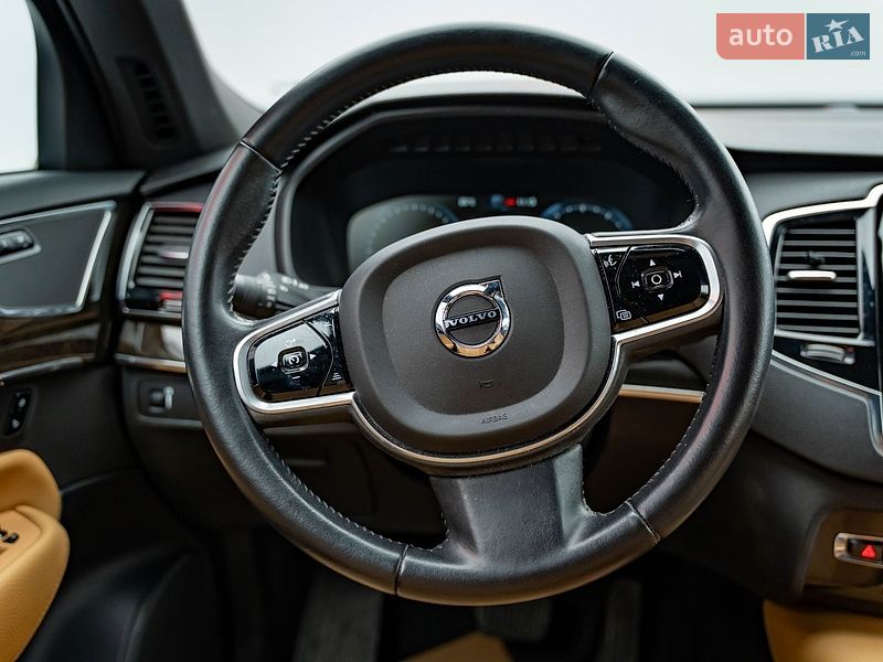 Внедорожник / Кроссовер Volvo XC90 2017 в Киеве