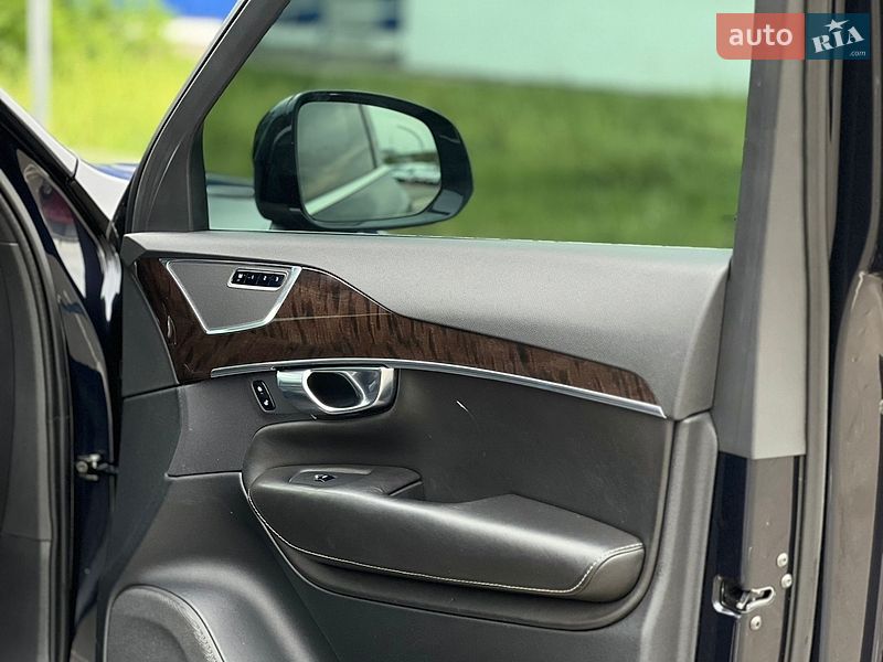 Внедорожник / Кроссовер Volvo XC90 2017 в Киеве
