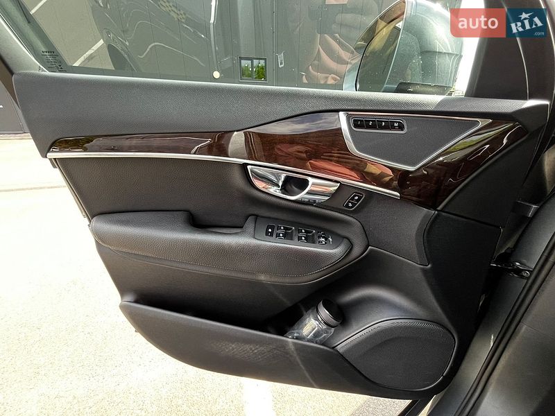 Внедорожник / Кроссовер Volvo XC90 2015 в Киеве фото 17 Внедорожник / Кроссовер Volvo XC90 2015 в Киеве