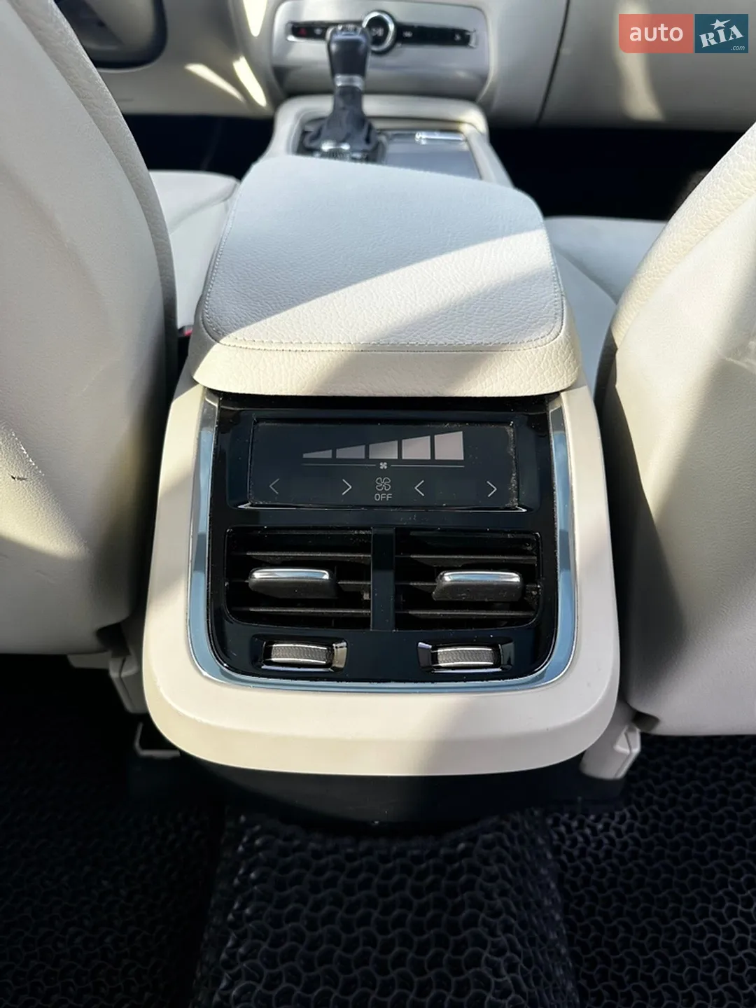2015 Volvo XC90 - мініатюра 21