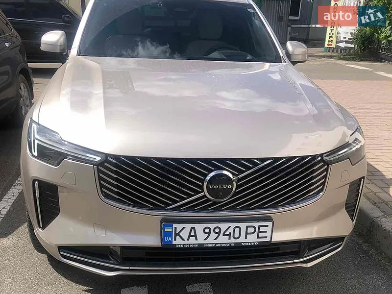 Volvo XC90 2025