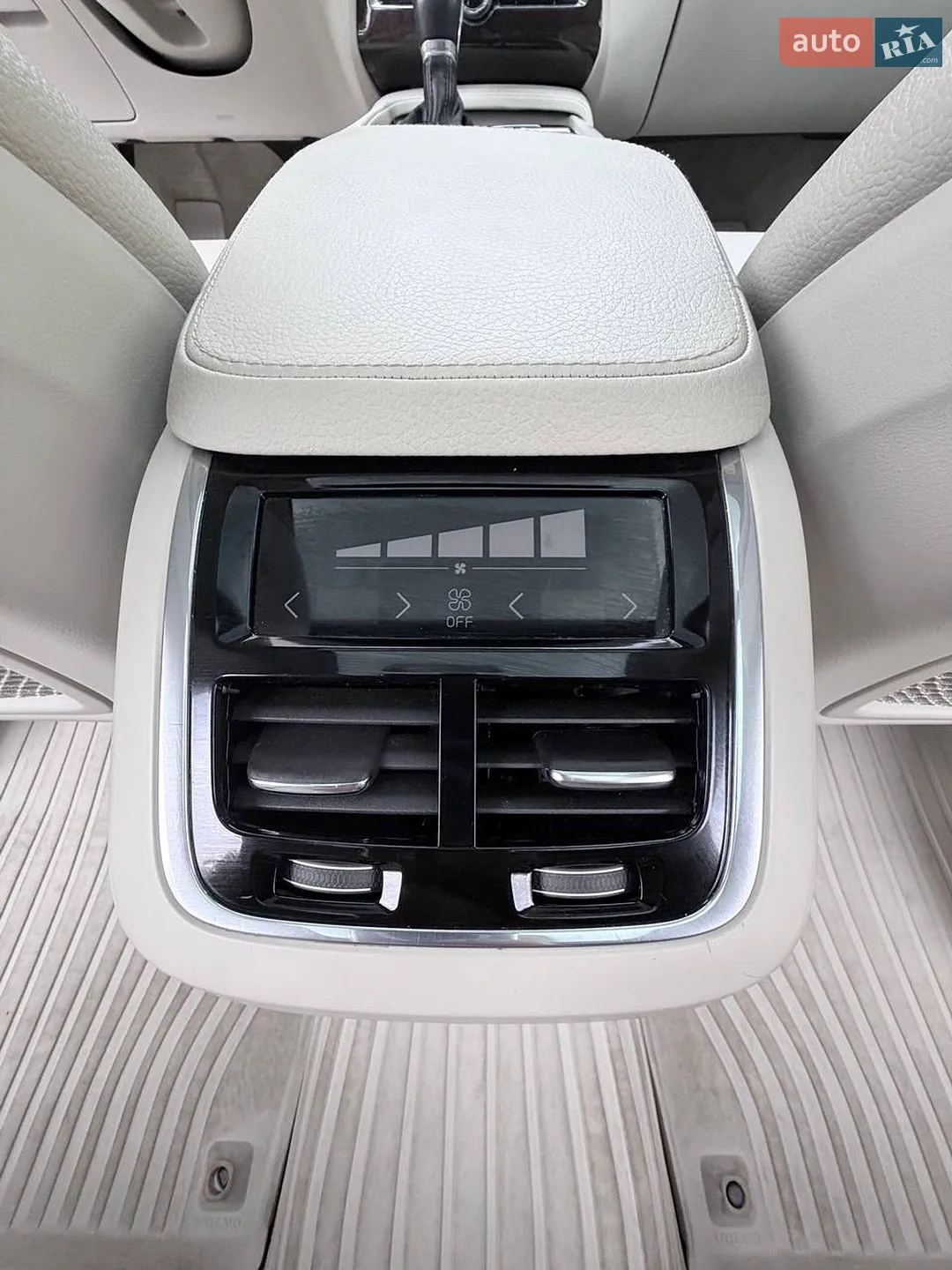 2015 Volvo XC90 - мініатюра 11