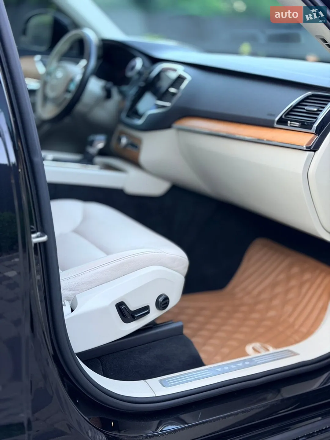2021 Volvo XC90 - мініатюра 14