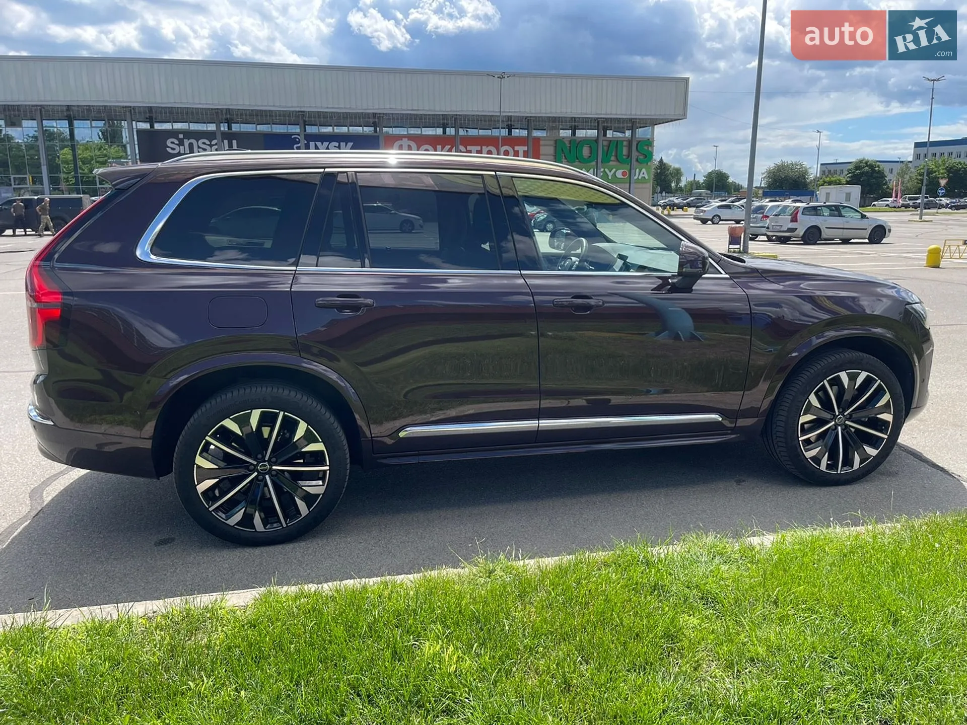2025 Volvo XC90 - мініатюра 32