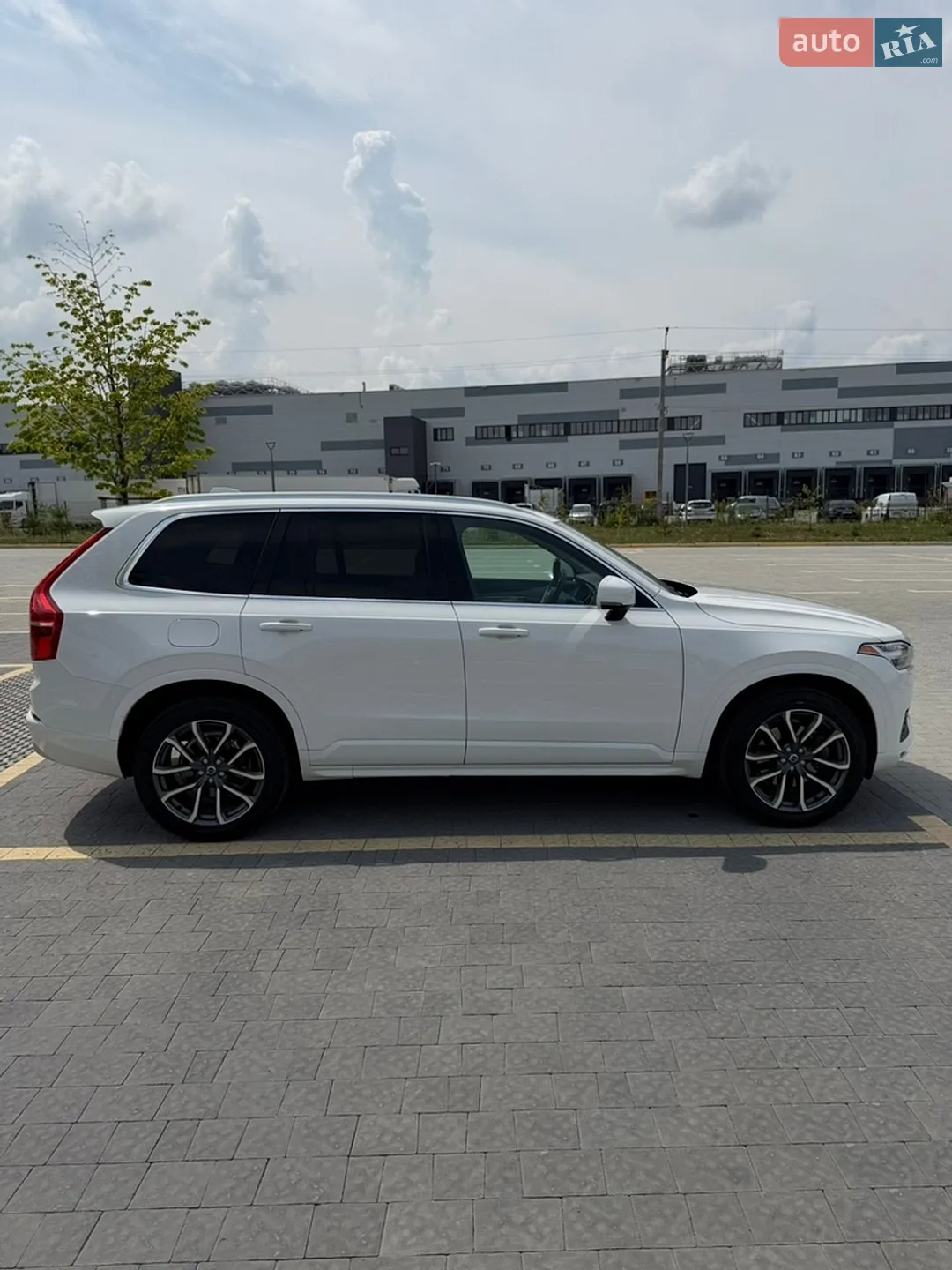 2021 Volvo XC90 - мініатюра 9