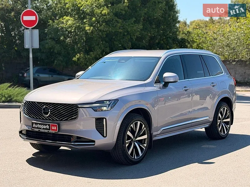 Volvo XC90 2025