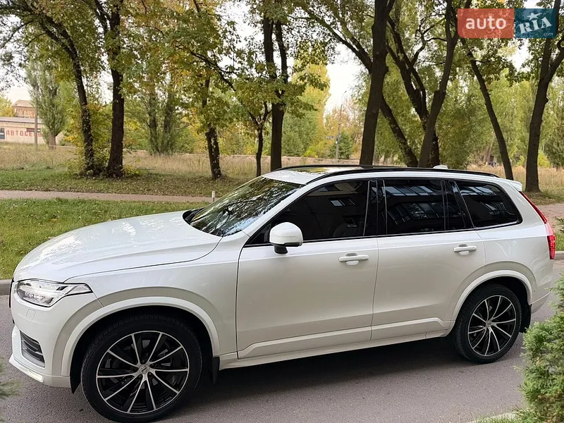 Volvo XC90 2022