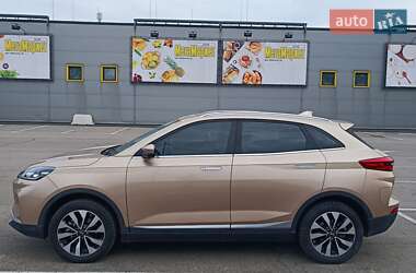 Внедорожник / Кроссовер Weltmeister EX5 2019 в 