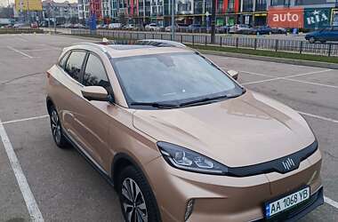 Внедорожник / Кроссовер Weltmeister EX5 2019 в 