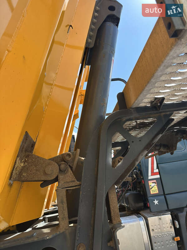 Зерновоз - напівпричіп Wielton NW 3 2011 в Сарнах