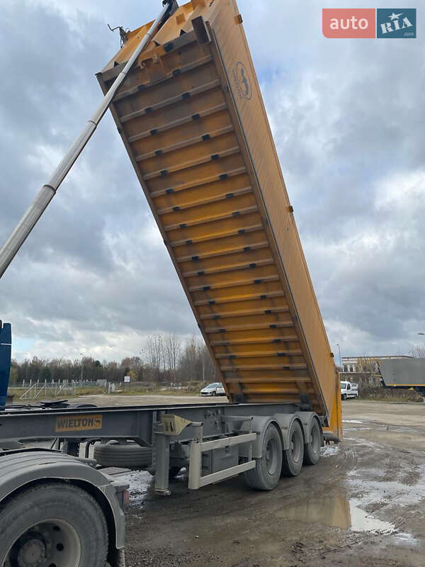 Зерновоз - напівпричіп Wielton NW 3 2011 в Сарнах