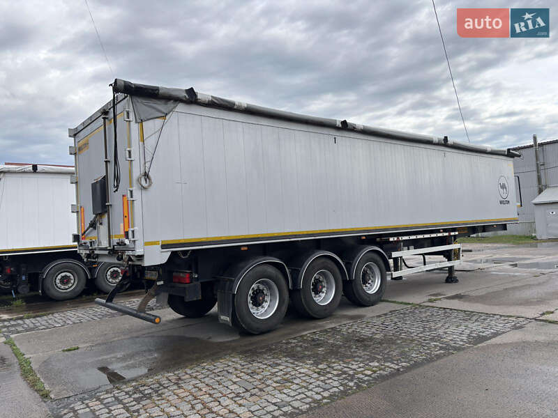 Зерновоз - напівпричіп Wielton NW 2017 в Чинадієвому