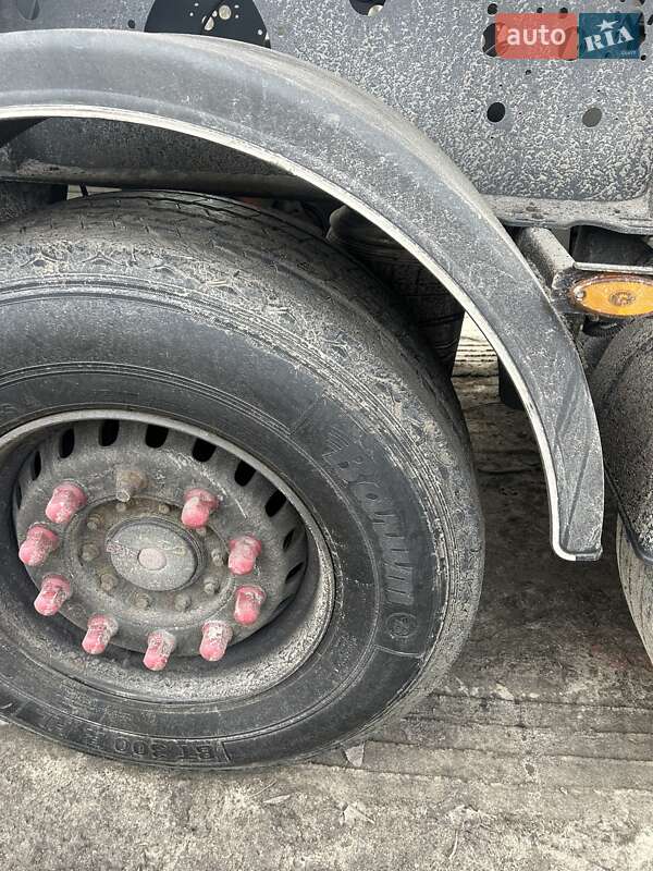 Зерновоз - напівпричіп Wielton SAF 2016 в Києві