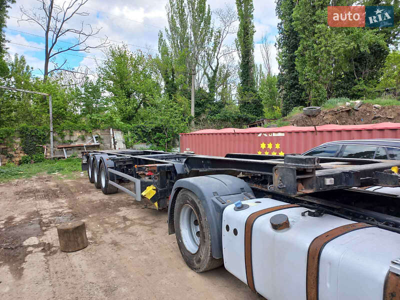 Контейнеровоз напівпричіп Wielton SN24 2002 в Одесі