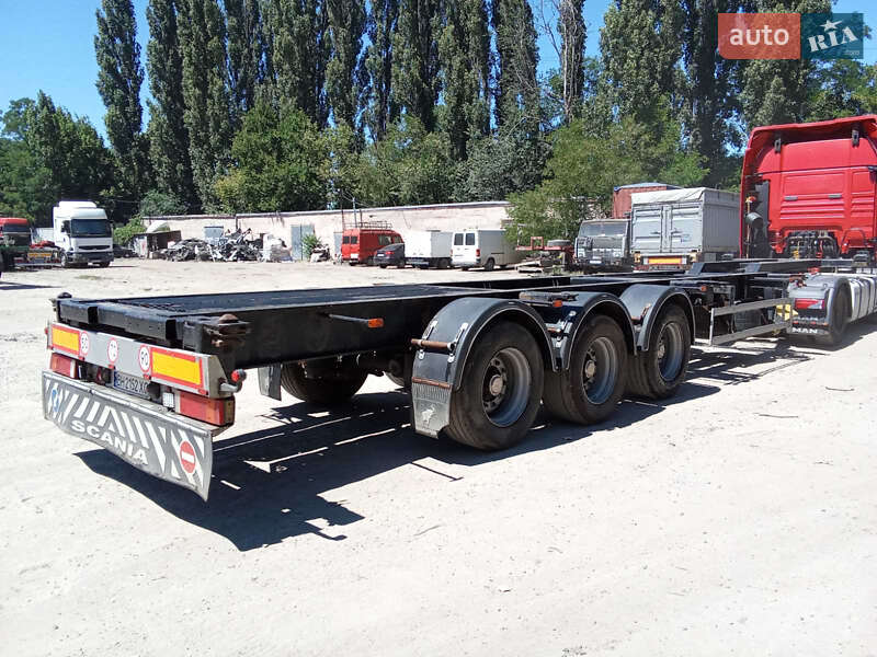 Контейнеровоз напівпричіп Wielton SN24 2002 в Одесі