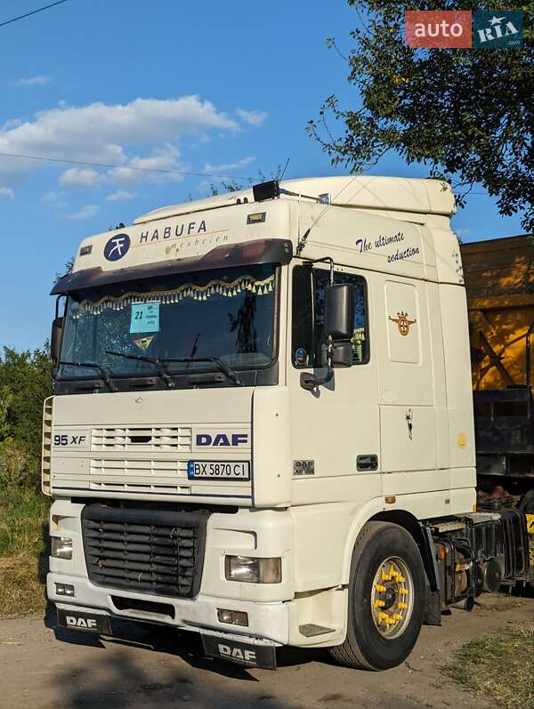 Зерновоз - полуприцеп Wielton W 2000 в Остроге