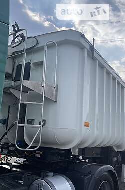 Самоскид напівпричіп Wilcox Frehauf 2009 в 