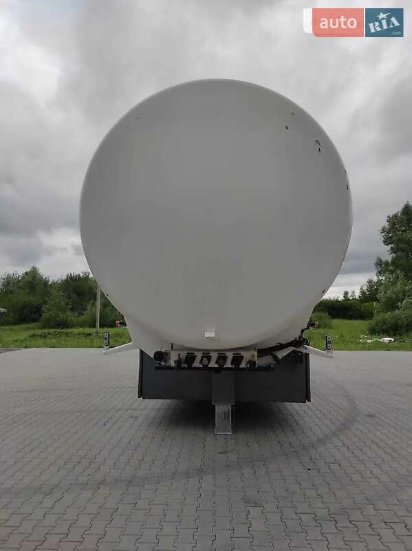 Цистерна полуприцеп Willig Sanz 2005 в Городке