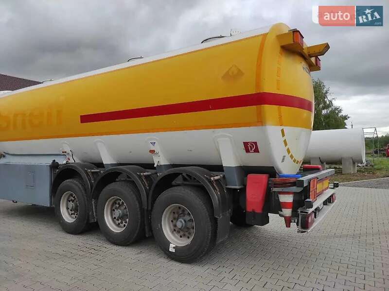 Цистерна полуприцеп Willig Sanz 2005 в Городке