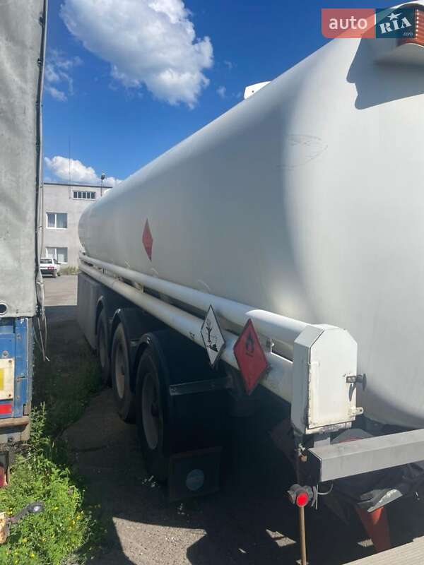 Цистерна полуприцеп Willig Sanz 2001 в Ужгороде