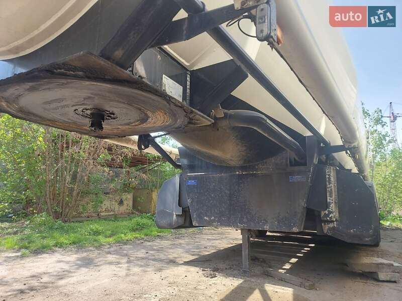 Цистерна полуприцеп Willig Sanz 2010 в Ровно фото 3 Цистерна полуприцеп Willig Sanz 2010 в Ровно