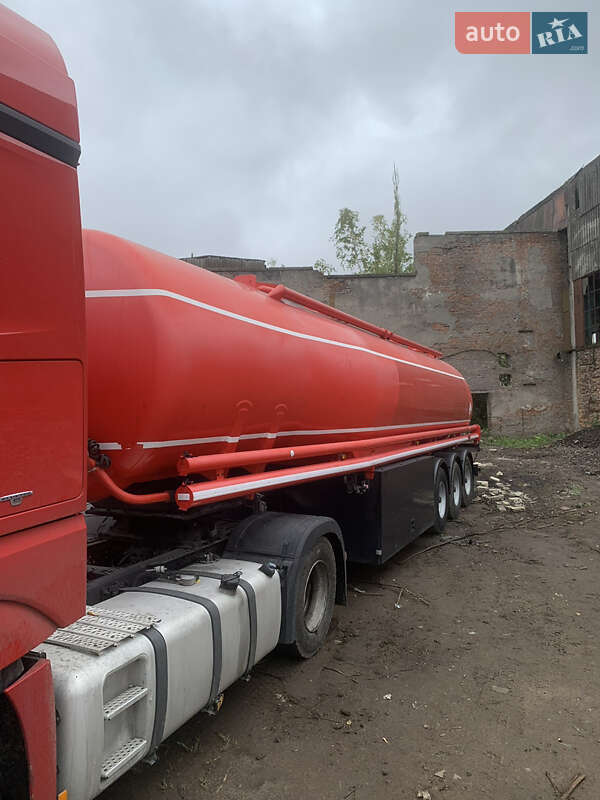 Цистерна напівпричіп Willig Sanz 2001 в Тернополі