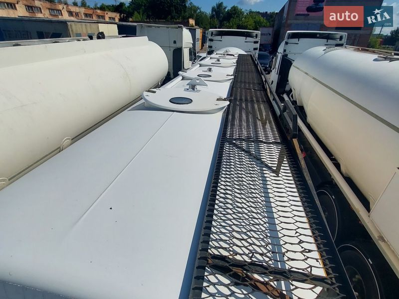 Цистерна напівпричіп Willig Turbud 2010 в Рівному