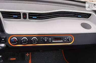 Хэтчбек Wuling HG Mini EV 2021 в 