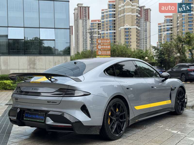 Седан Xiaomi SU7 Ultra 2025 в Киеве